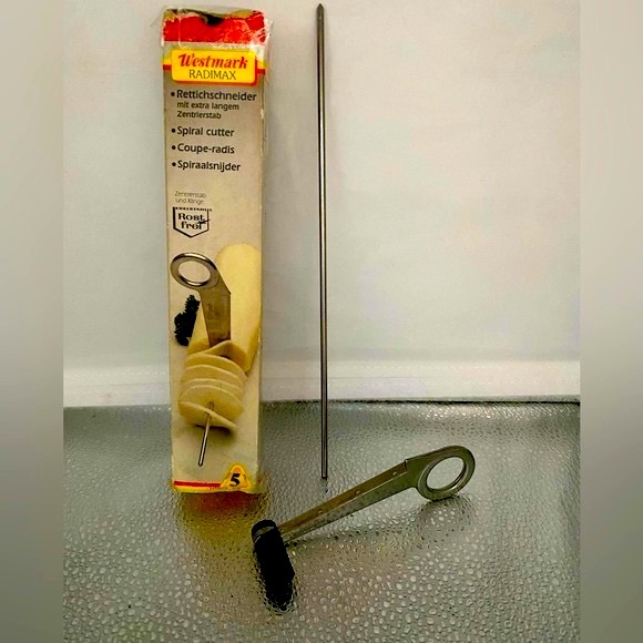 Vegetable Garnishing Tool- Professional Grade Spiral Cutter- W.Germany - Picture 5 of 5